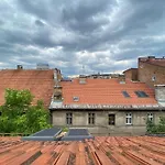 Atifa Apartment