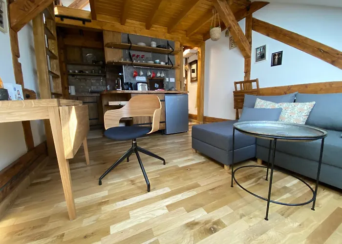 Atifa Apartment